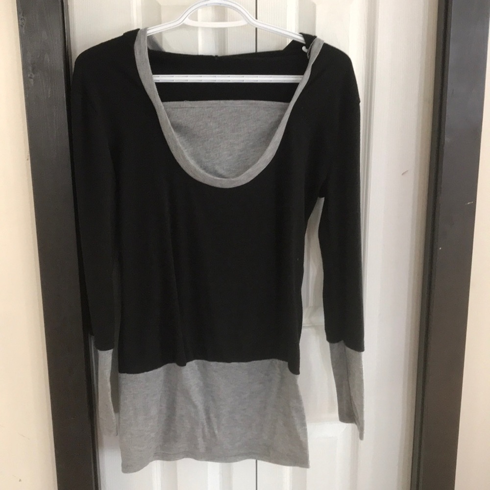 Long sleeved tunic with hood